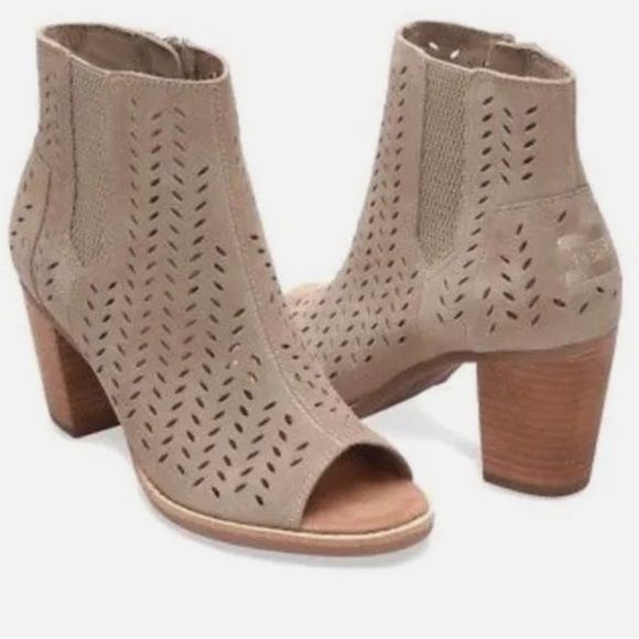 Tom’s Tan Suede Majorca Stacked Heel Perforated Booties Boots 9 - Picture 1 of 8